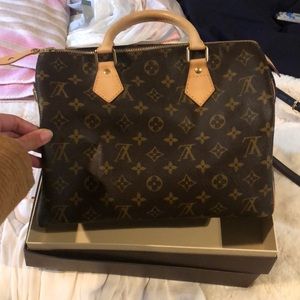 EUC LOUIS VUITTON Speedy 30